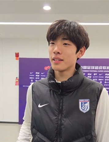 國青歸來上演中超首秀，朱鵬宇：感覺很好，場上大哥們很支持我
