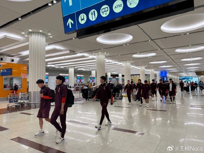 進入客戰(zhàn)沙特最后沖刺！國足離開迪拜，乘坐班機前往利雅得
