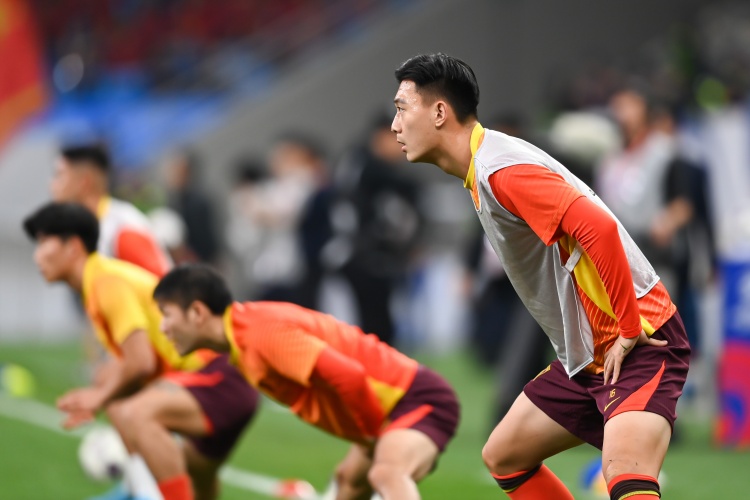 足球報(bào)：張玉寧、蔣圣龍均有不同程度傷病，伊萬未讓在熱身賽出場(chǎng)